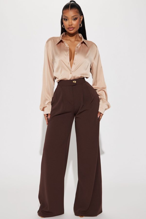 Women's Smooth Talkin' Button Down Top in Taupe Size XS