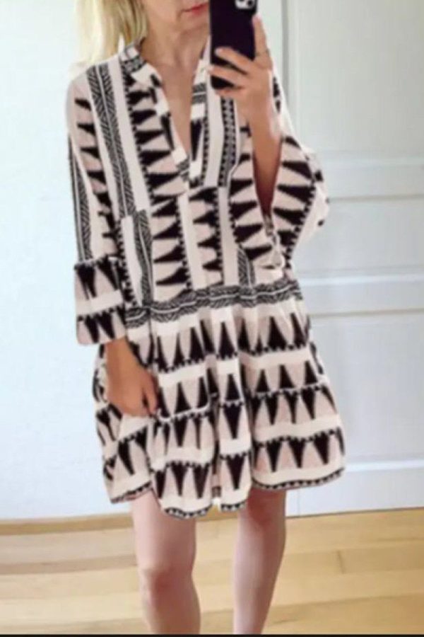 Geometric Print Long Sleeve V-Neck Dress | Fashionpara 
$34.99 – $36.99