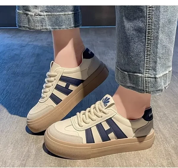Women's Vulcanize Shoes Design Round Toe Lace Up Sports Casual Women's Sneaker Shoes Comfortable