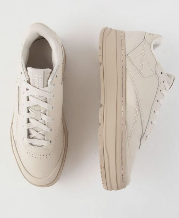 Walk the Walk: Everyday Shoes for Achieving Your Fitness Goals