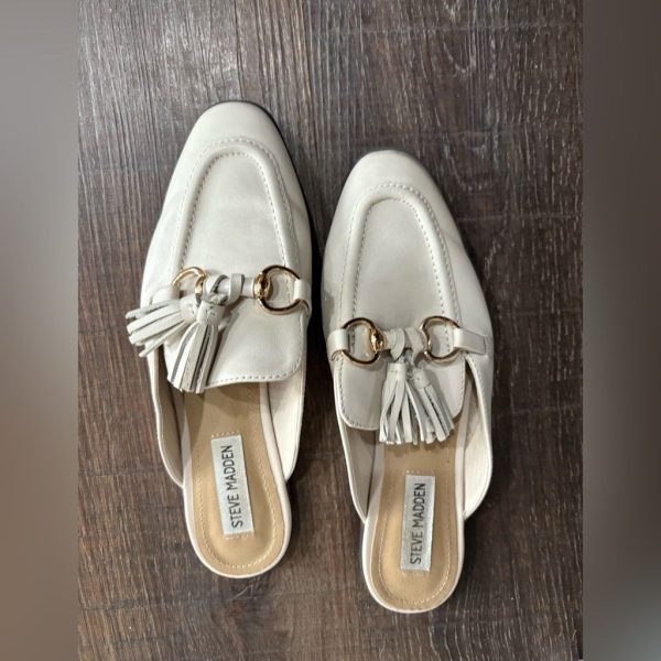 Steve Madden Shoes | Steve Madden Women's White Tassel Loafers | Color: White | Size: 6.5