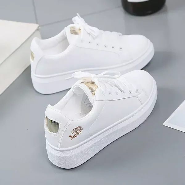 Spring Women Casual Shoes White Breathable Embroidered Flower Lace-Up Women Sneakers Fashion Korean