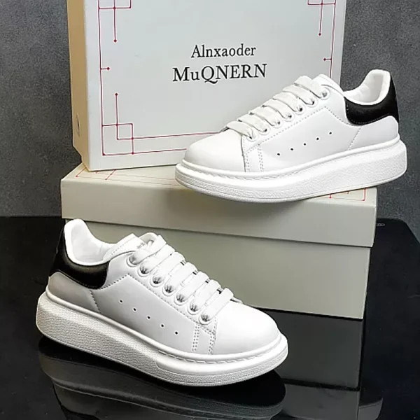 2025 New Style Couple Student Sports Casual Shoes Men's White Tenis Shoes Women's Breathable EVA