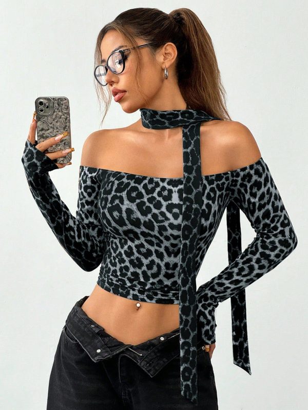 Casual Leopard Print Off Shoulder Cowl Neck Cropped Fitted Long Sleeve T-Shirt, Autumn